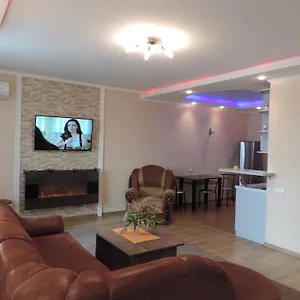  Апартаменты On Marshala Malinovskogo Street With Lake View